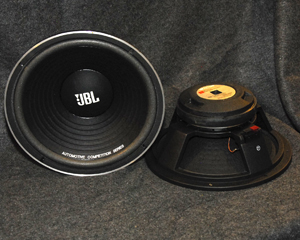 JBL T120